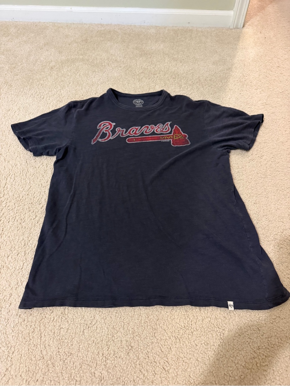 Medium 47 Atlanta Braves MLB Navy Blue short distressed sleeve tee tshirt
